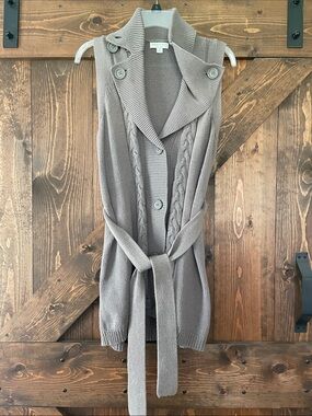 Liz Lange for Target Taupe Sleeveless Cable-Knit Belted Cardigan